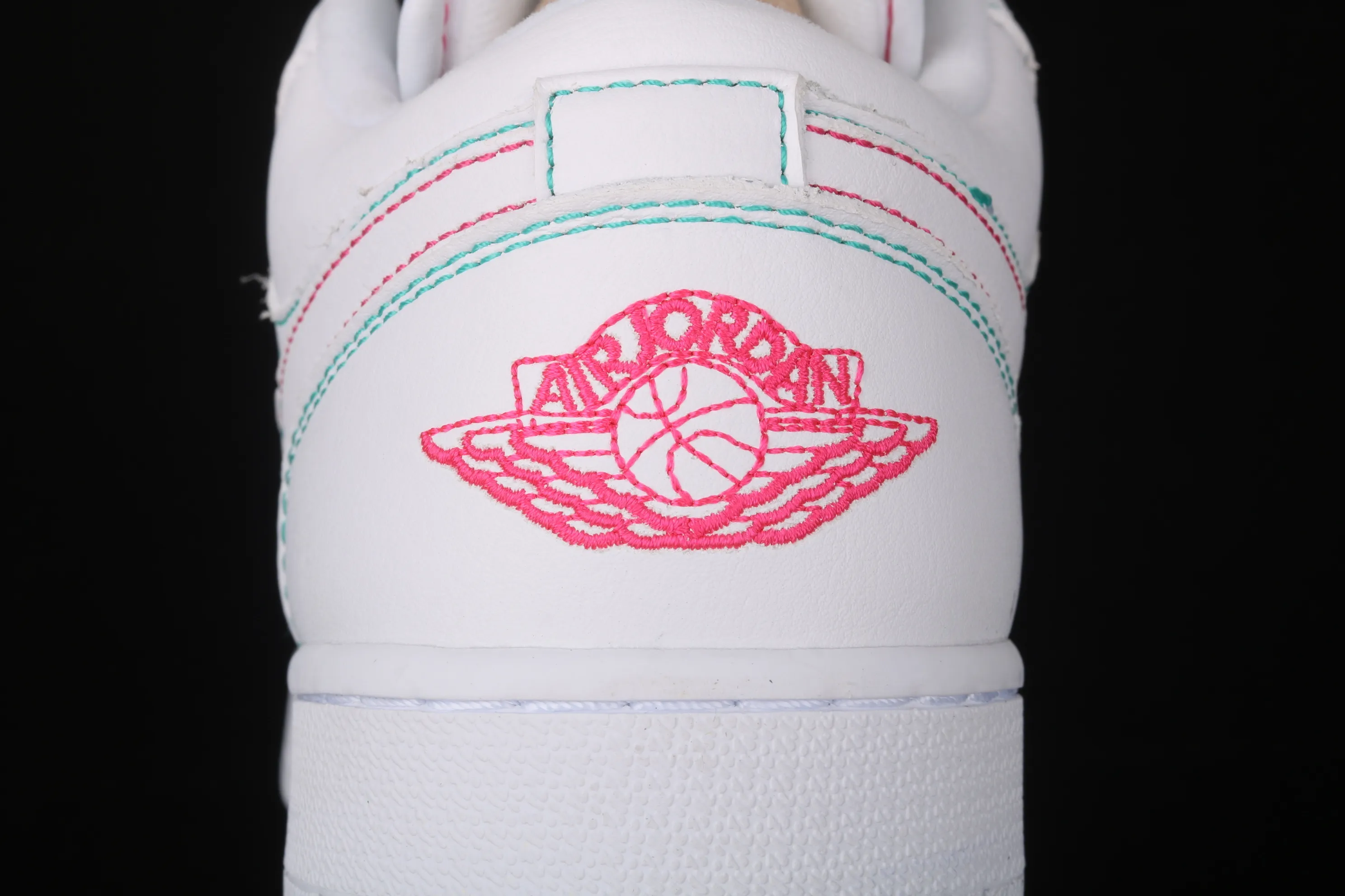 All categories Air Jordan Jordan series basketball shoes Air Jordan 1 Low Air Jordan 1 Low GS "Pink" AJ1 Joe 1 low top pink and white 554723-101